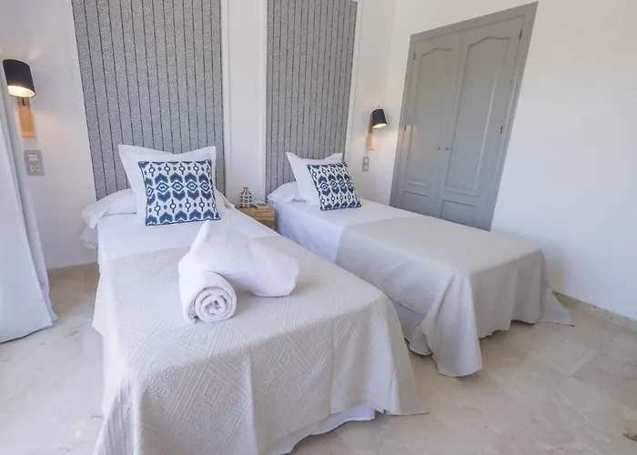Vacation I Nueva Andalucia Golf Getaway Марбелья